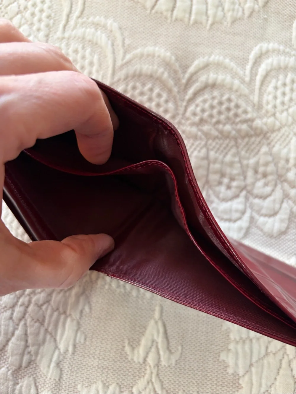 NWOT eelskin Men's Bifold Card Wallet in Deep Burgundy Red